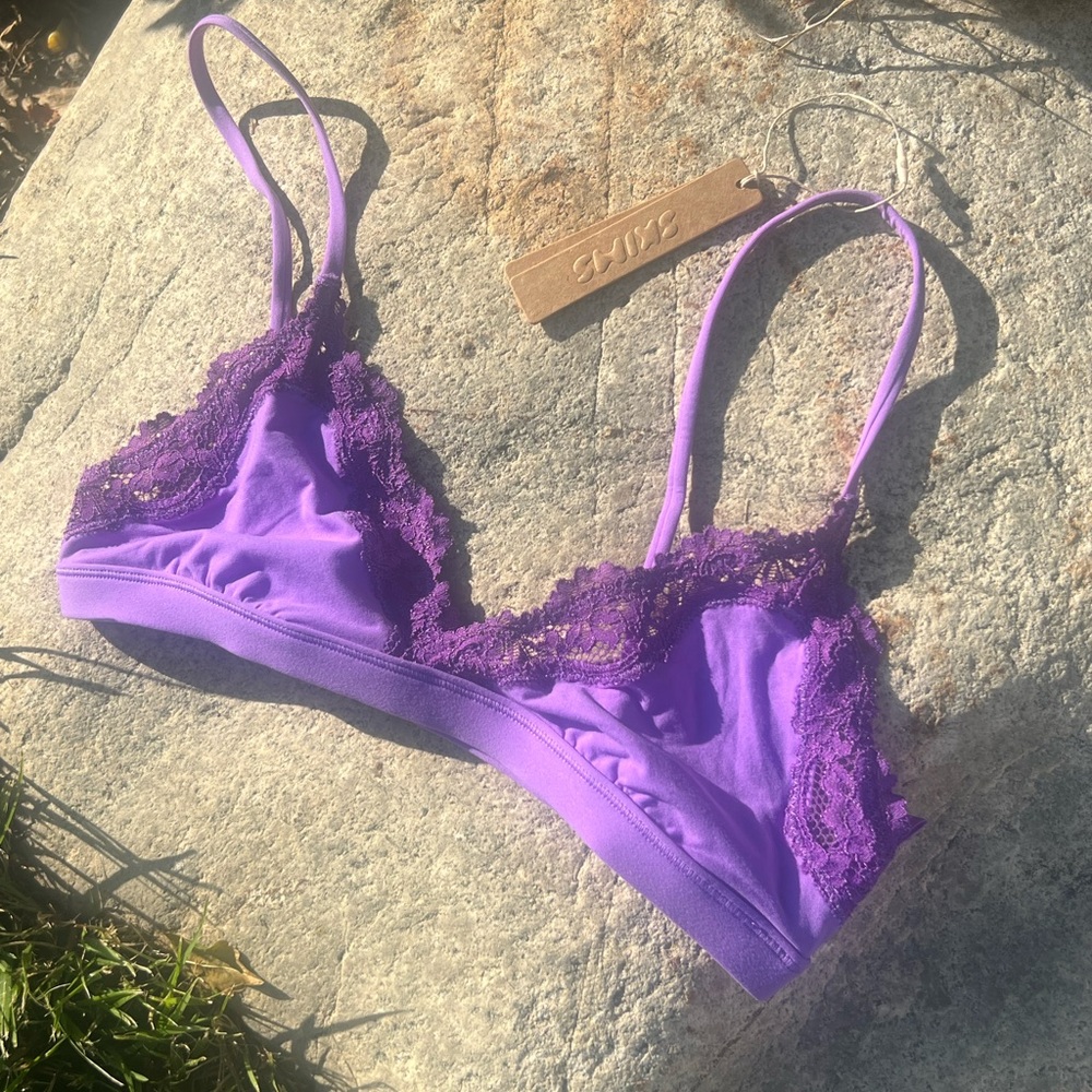 FITS EVERYBODY LACE TRIANGLE BRALETTE